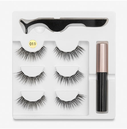 A Pair Of False Eyelashes With Magnets In Fashion Diverse Original